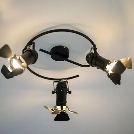 Stylish Cozy With Fireplace شقة